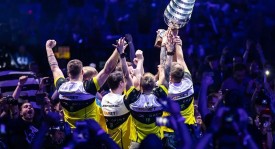 队内语音： （某指挥） 激情指挥“转点转点！All C!”，团队完美执行